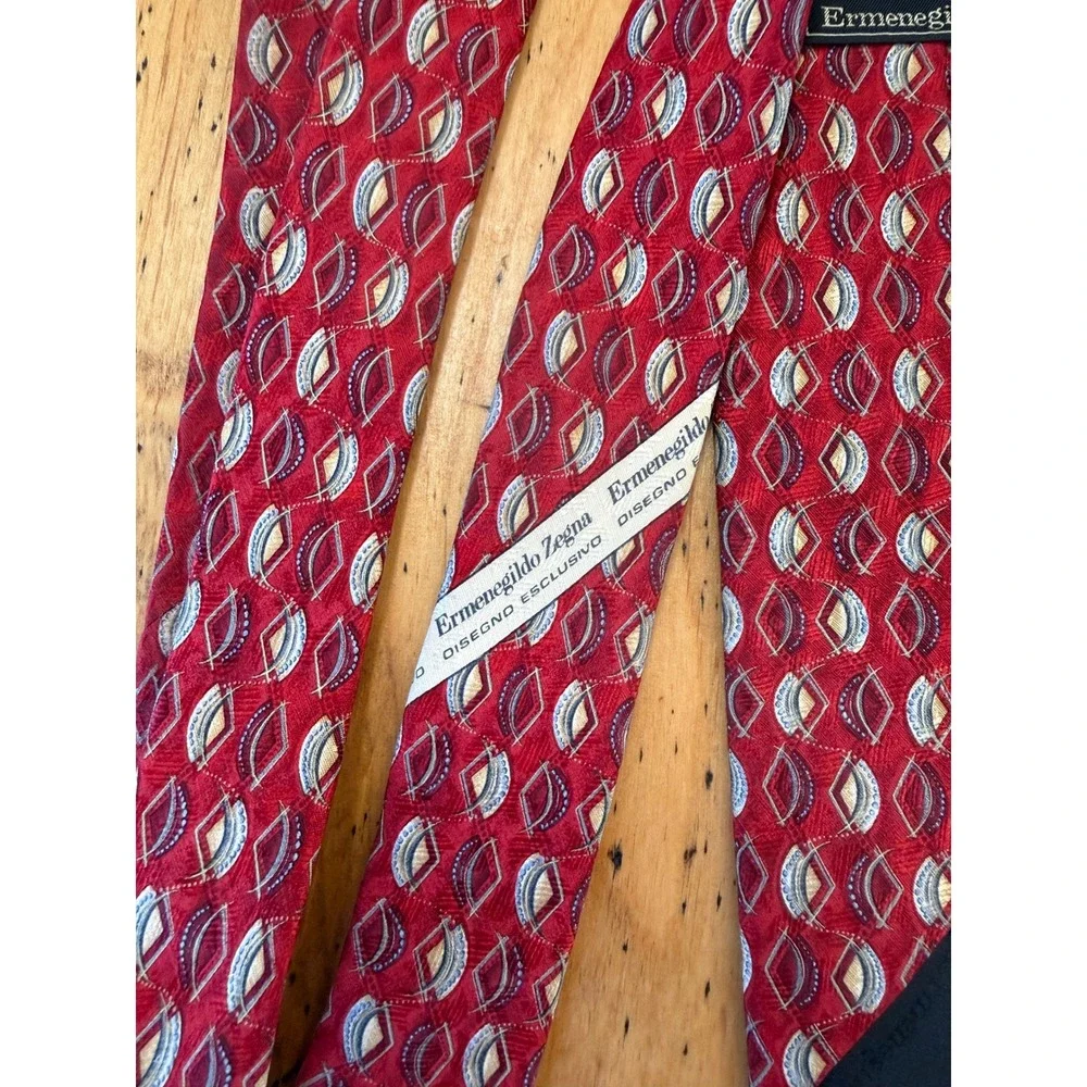 Ermenegildo Zegna Silk Tie Red Geometric Disegno Esclusivo Italian Luxury Men